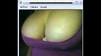 MILF exhibiendo sus boobies en webcam
